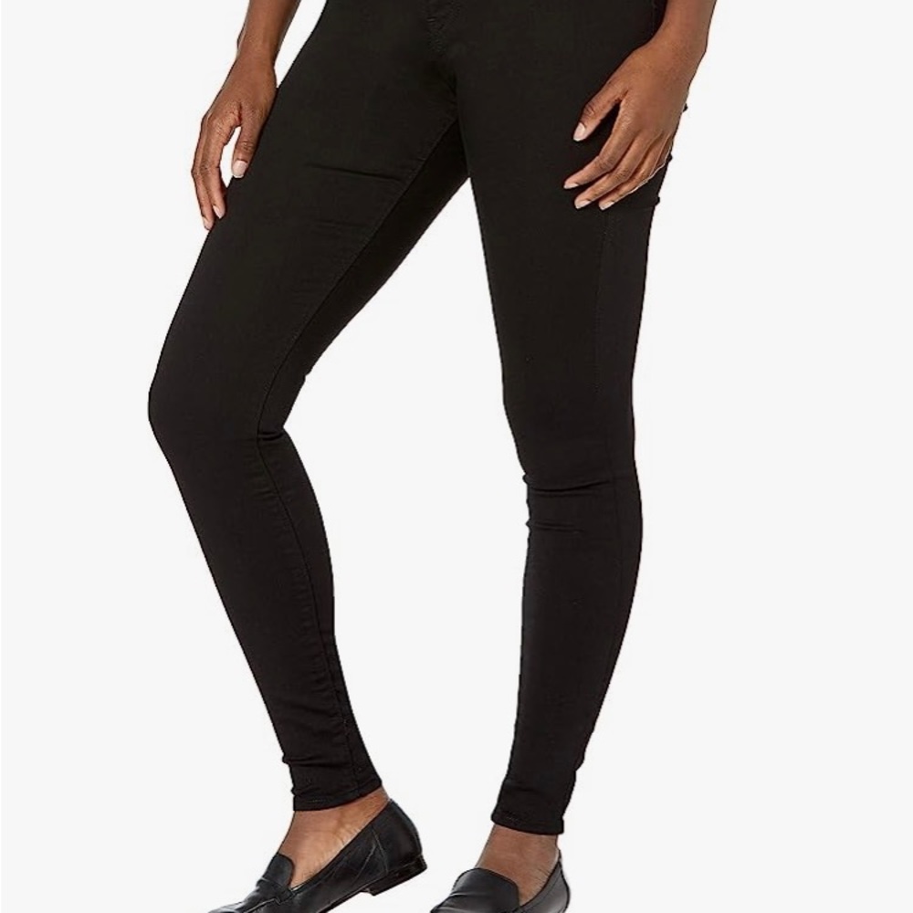Levi Strauss Black Mid Rise Skinny Jeans. Size 4S